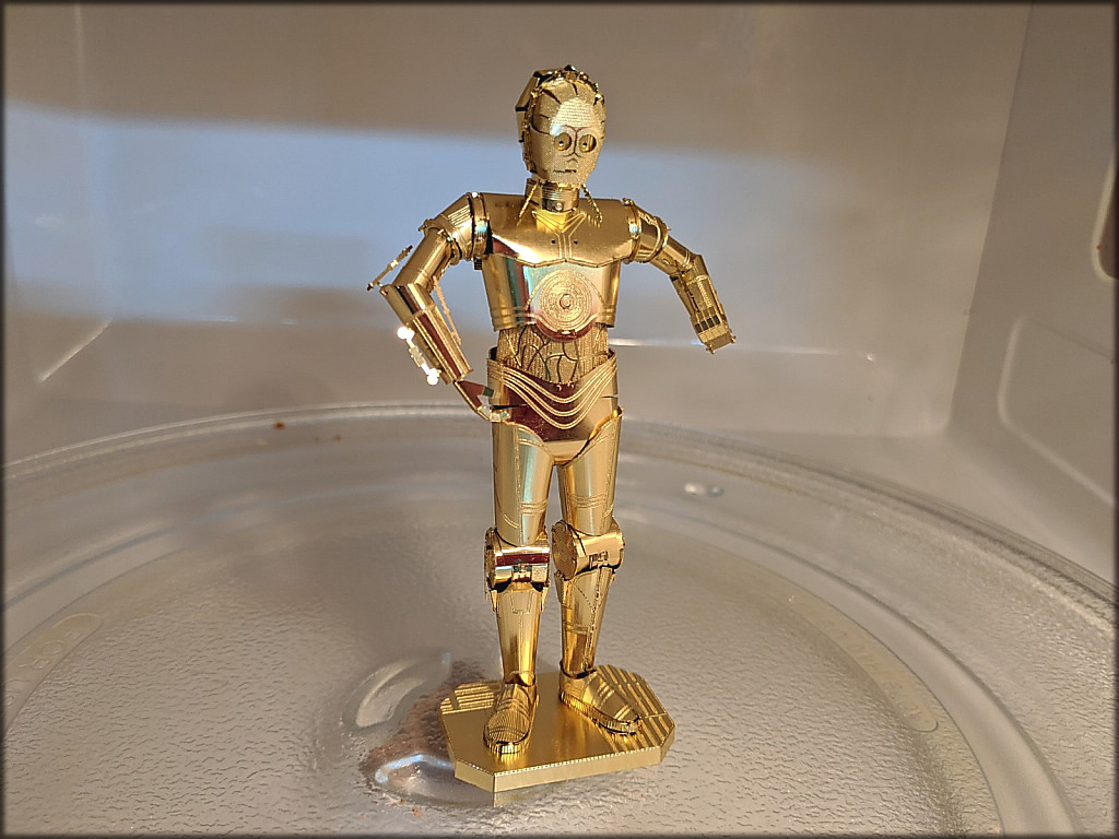 MetalEarth Star Wars C-3PO droid