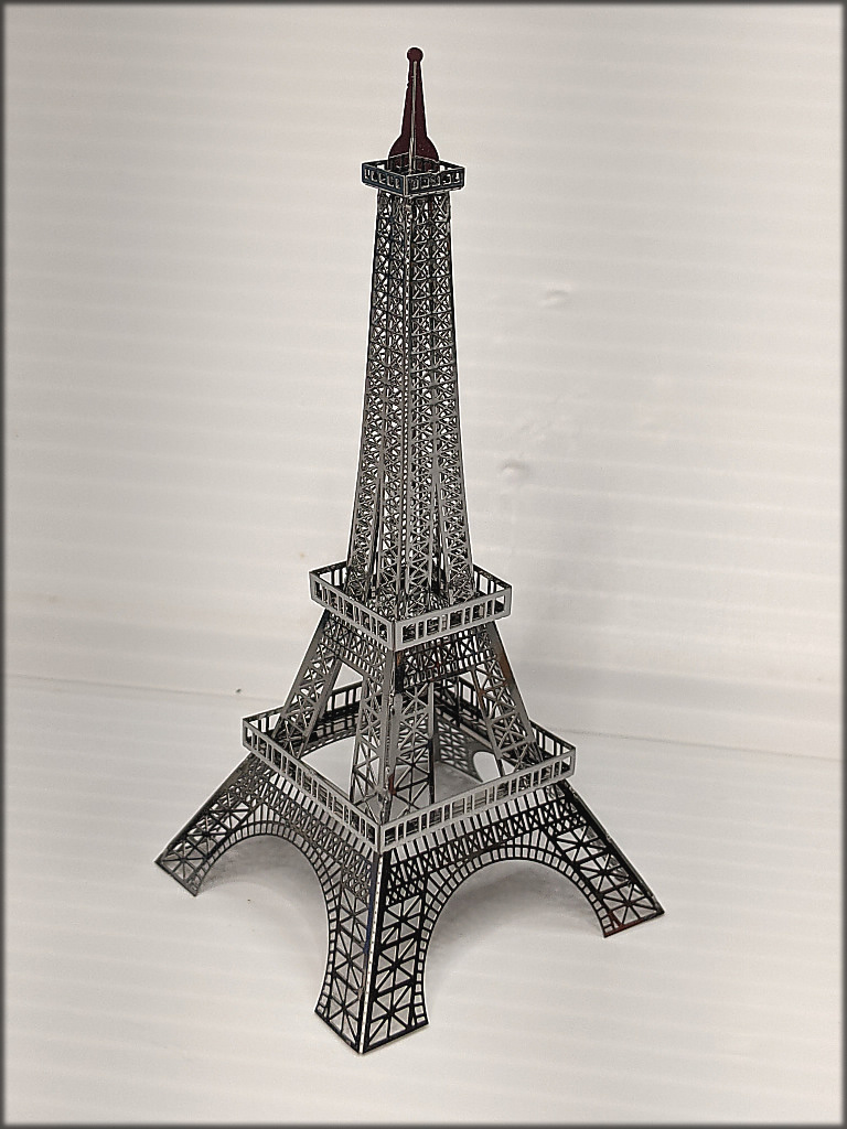 MetalEarth Eiffel Tower