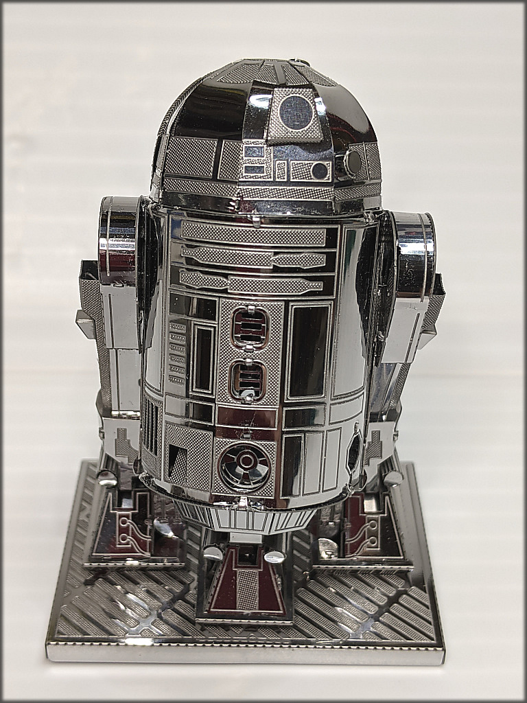 MetalEarth Star Wars R2-D2 Droid