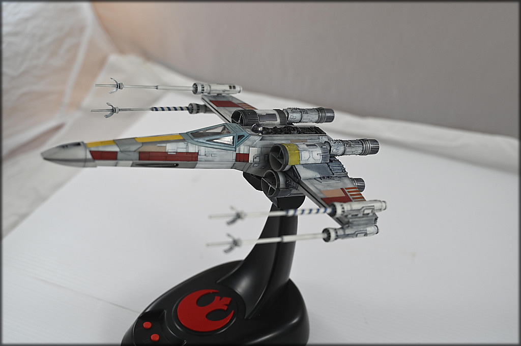 STAR WARS X-Wing Starfighter “Moving Edition”